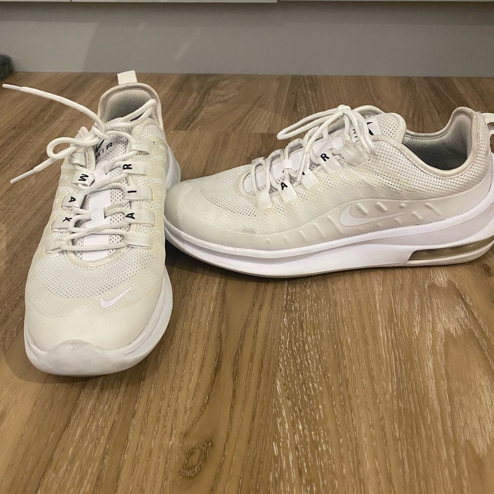 Air Max Axis
